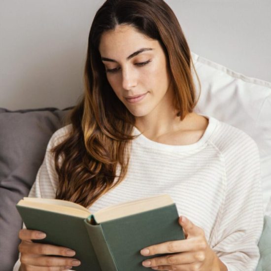 mujer leyendo